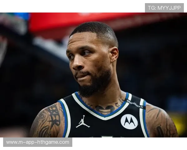 利拉德突破分球，密尔沃基底角三分命中